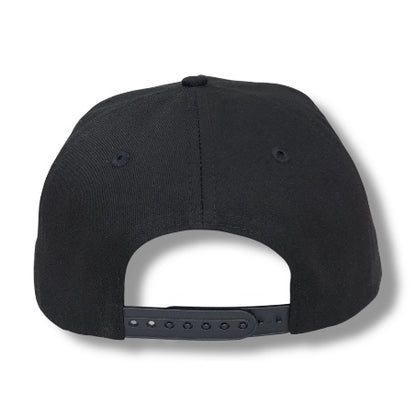 Precurved Mustangs Snapback - Black w/ Rope
